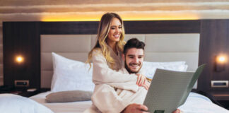 Endast Gifta får dela rum i Phuket från 1 Juli?