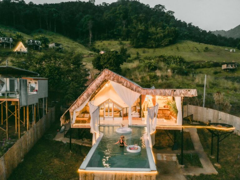 Poolvilla, magnifik utsikt mitt på berget i Chiang Mai