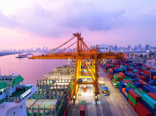 Containerhamnen i Bangkok.